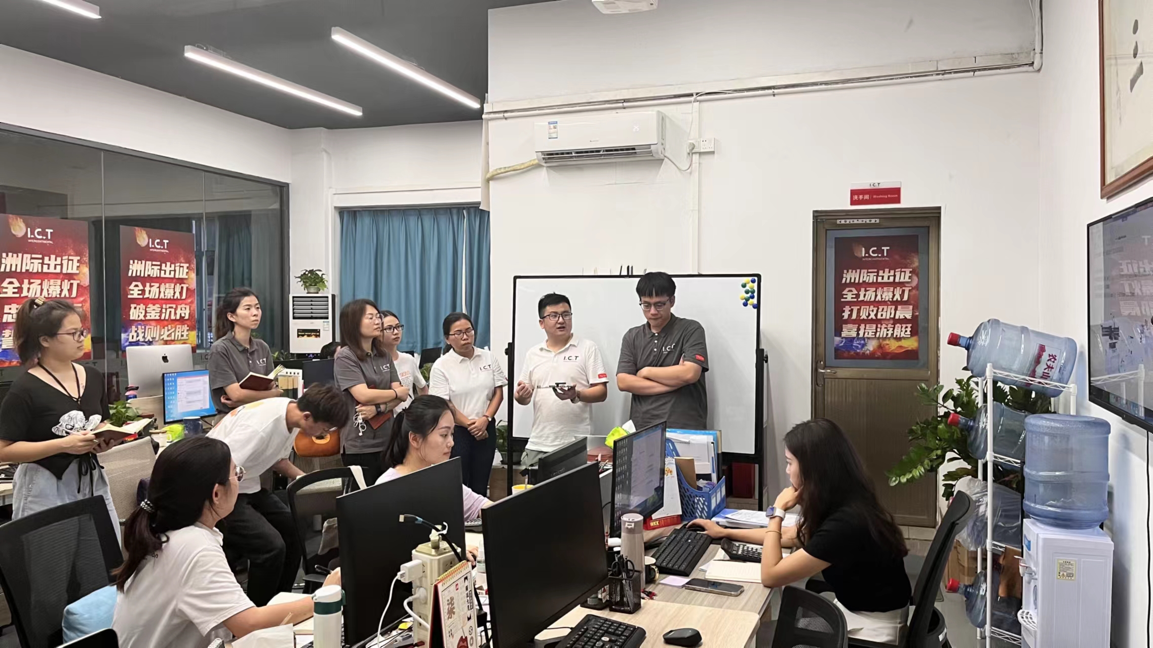 I.C.T eğitim SMT makine hattı